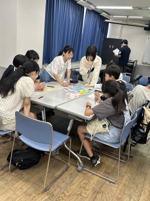 ピースメッセンジャーとのディスカッション様子