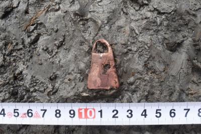 小銅鐸出土状況の写真