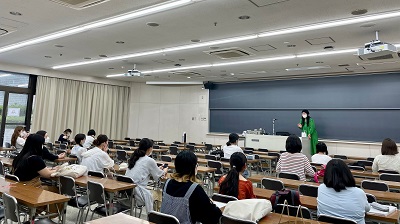 授業キャラクター論の様子