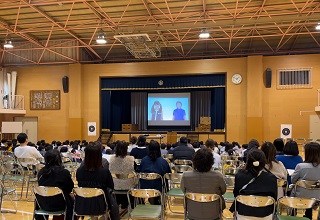 保護者も参加の公開出前授業