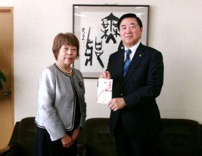 寄附贈呈式の写真