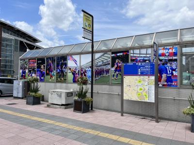 飛田給駅周辺の駅前駐輪場装飾