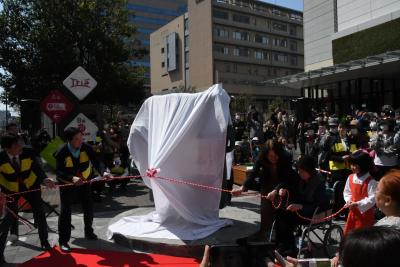 除幕式当日の様子