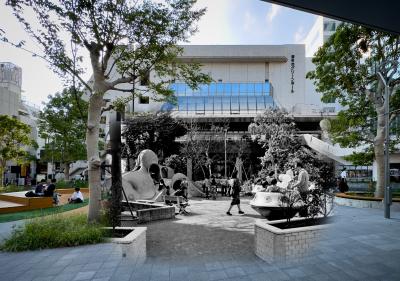 グリーンホール前を対比した移動展内の写真