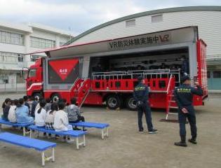 VR防災体験の様子の写真