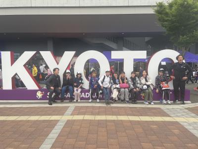 スタジアムでの集合写真