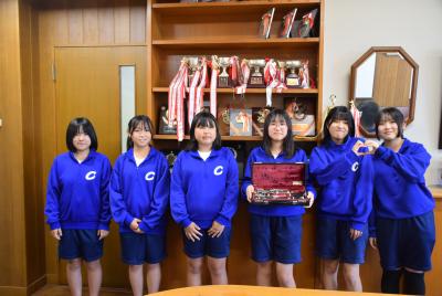 調布中楽器寄附の様子