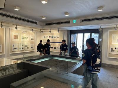 広島市役所旧庁舎展示室パノラマ見学様子