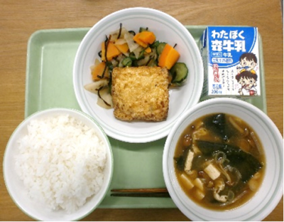 給食の画像