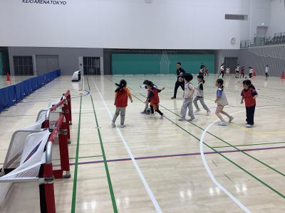 子どもたちがミニゲームを楽しんでいる様子