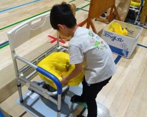 (国領小学校)避難所体験の様子