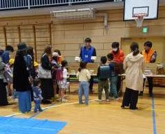 (緑ヶ丘小学校)避難所体験の様子