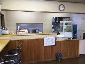 かれーや内観 厨房付近