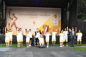 2組目の聖火ランナー集合写真