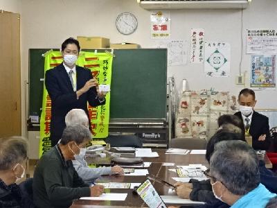 団体出張貸出しの様子