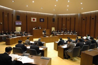 写真:調布市議会本会議場